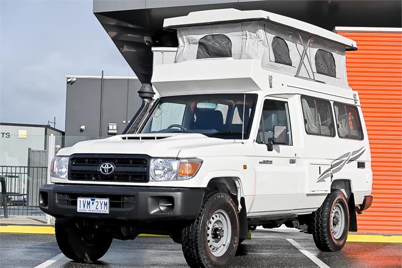 2019 Toyota 4×4 Pop Top Camper Thumbnail